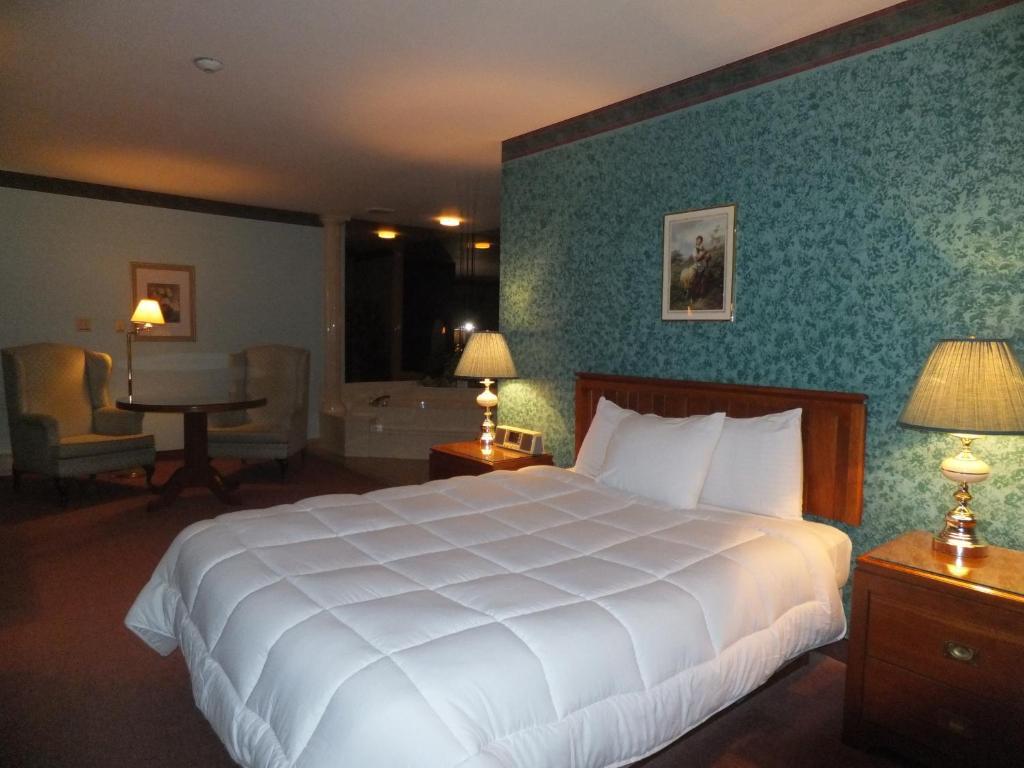 Ivy Rose Motor Inn Уиндзор Екстериор снимка