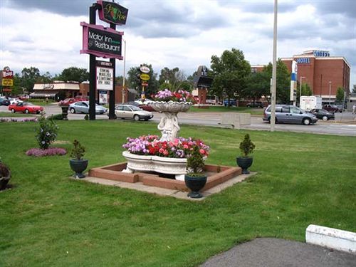 Ivy Rose Motor Inn Уиндзор Екстериор снимка